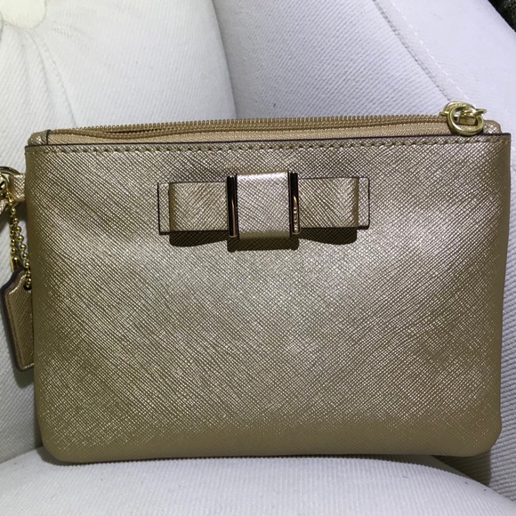 Coach gold saffiano Leather Darcy Bow wristlet - Picture 4 of 6